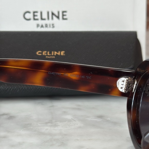 Celine Brown Triomphe Oval sunglasses - Picture 4 of 4